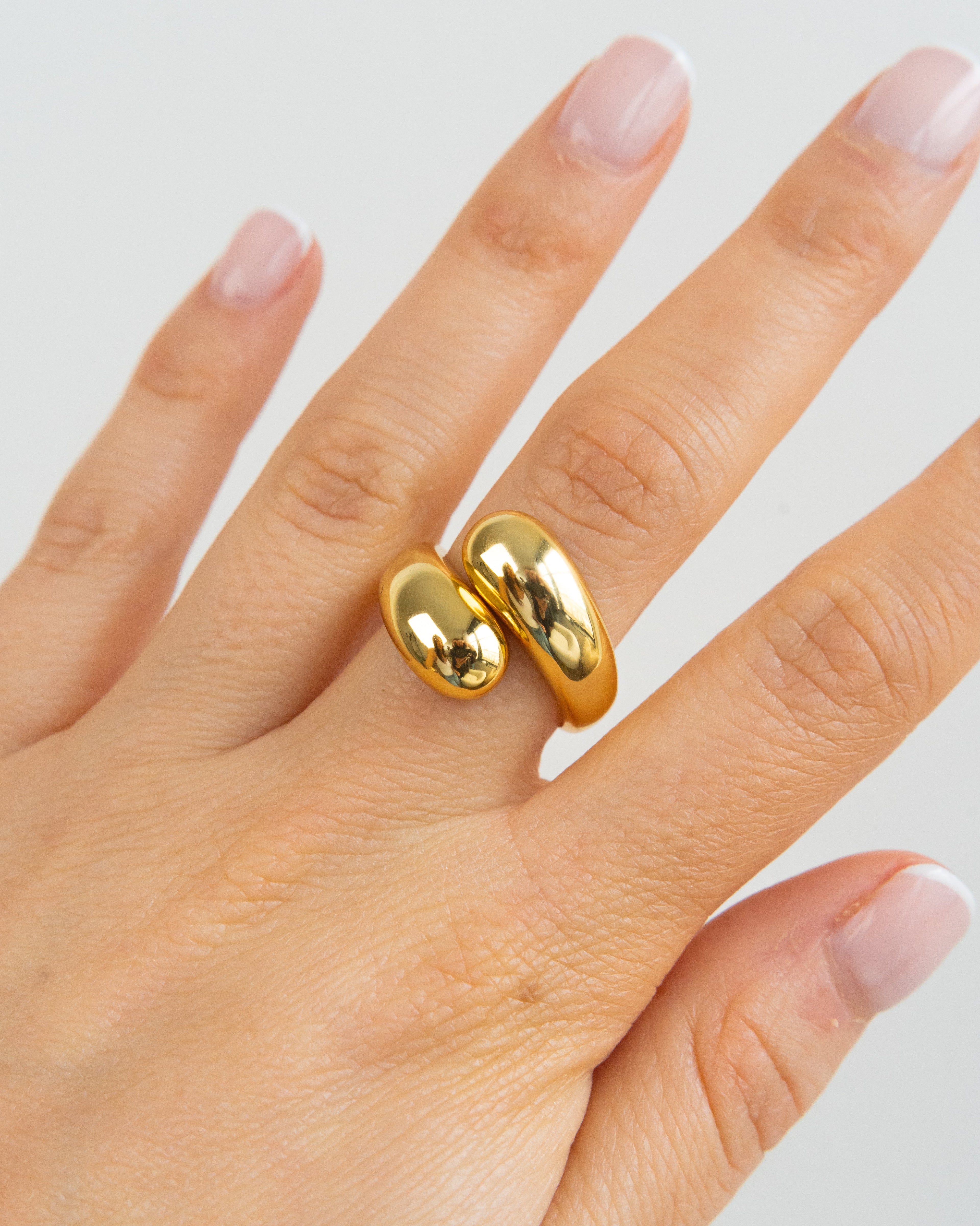 CHUNKY EMBRACE RING