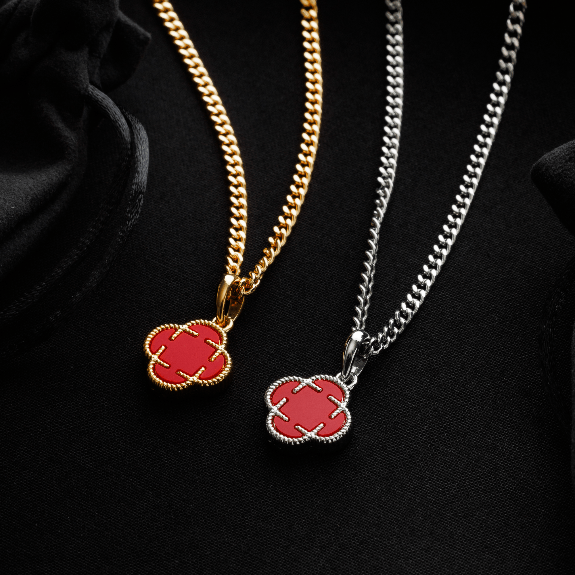 Light Red Clover Stone Pendant (Gold)