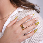 BOLD STAR SIGNET RING