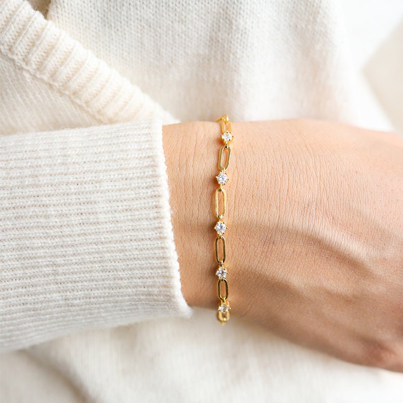 SHACKLE STAR BRACELET